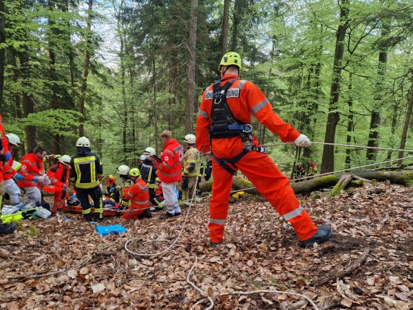 20240503-Uebung_Personenrettung_Hanglage-20